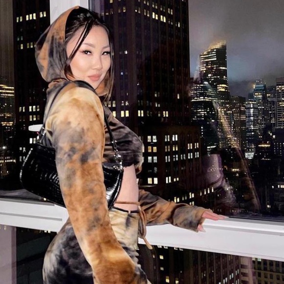 Kim Shui Dresses & Skirts - Kim shui velour chocolate brown tie dye crop top hoodie and skirt sz small